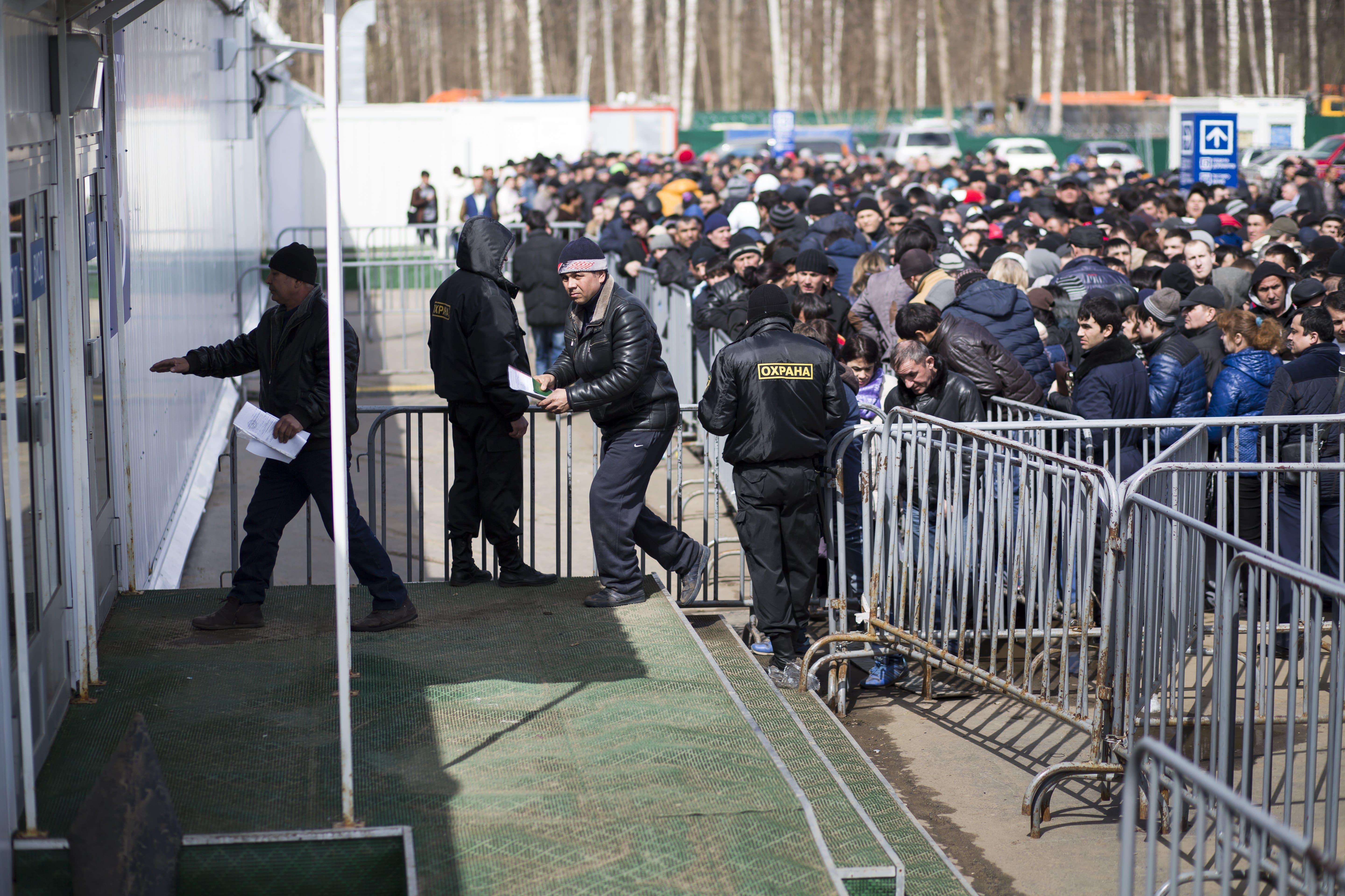 Для мигрантов введут новый правовой режим нахождения на территории России