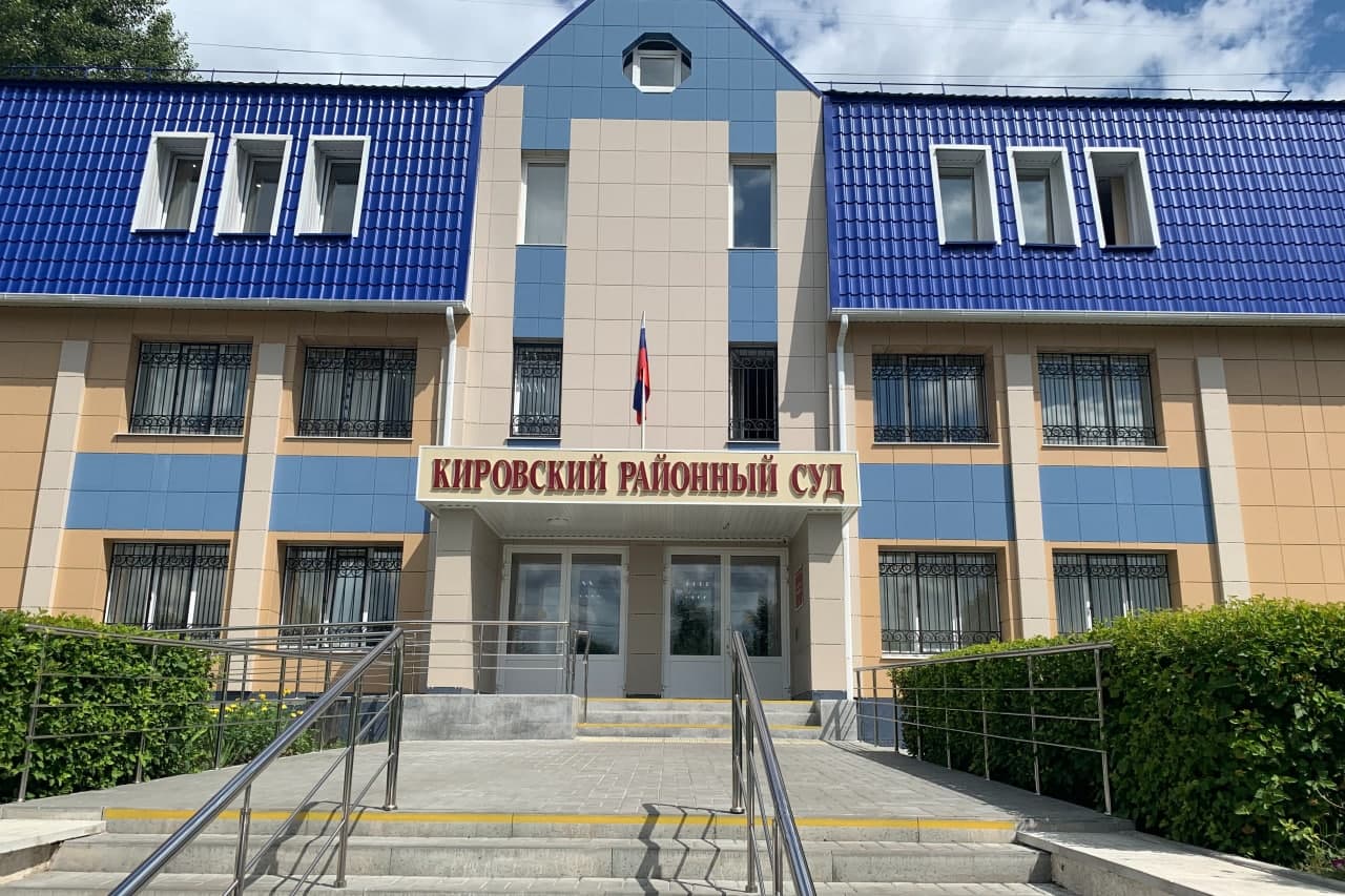 Суд признал недействительным нотариальный договор дарения квартиры в Курске