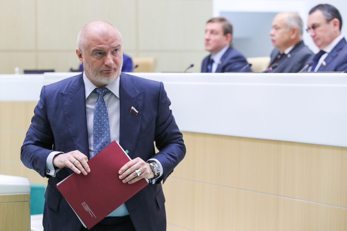 Члены Совета Федерации внесли законопроект об изменениях в законодательство РФ о нотариате