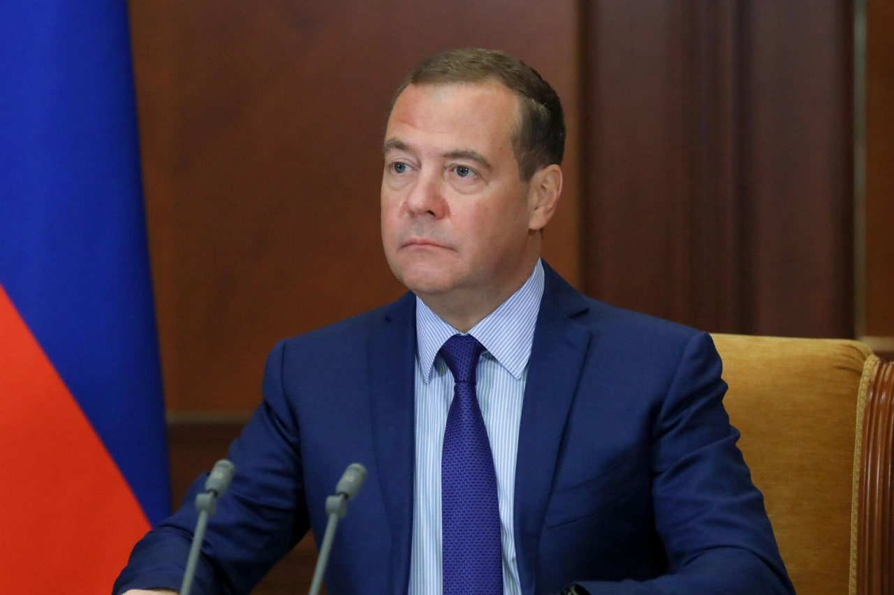 Дмитрий Медведев: Нужно проработать механизмы освобождения беженцев от уплаты госпошлины в нотариальных конторах