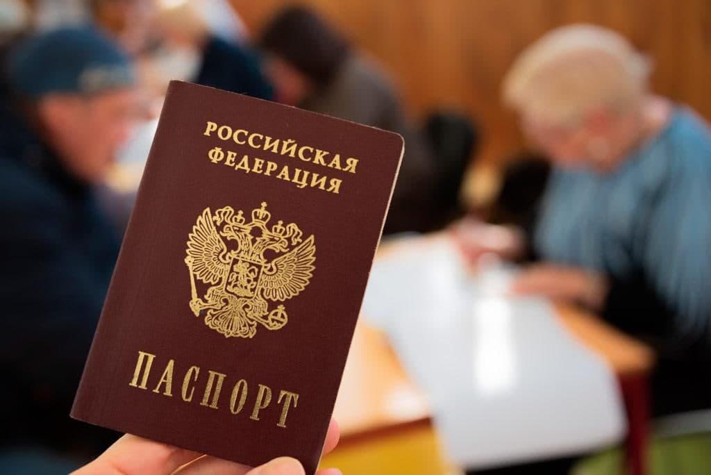 Из-за ограничительных мер житель Волгограда не может забрать паспорт, который лежит в закрытом для него МФЦ