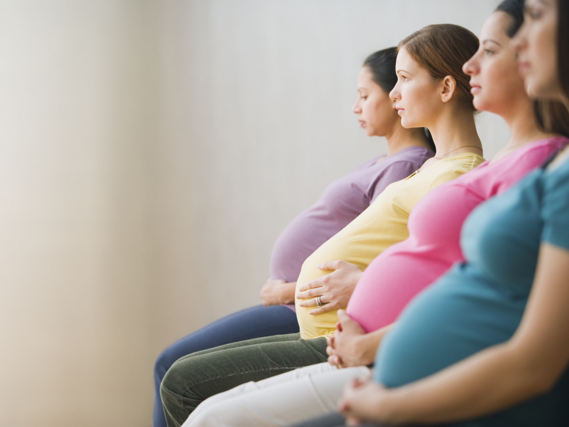 Беременным хотят начать выплачивать ежемесячное пособие в течение 1,5 лет после наступления беременности