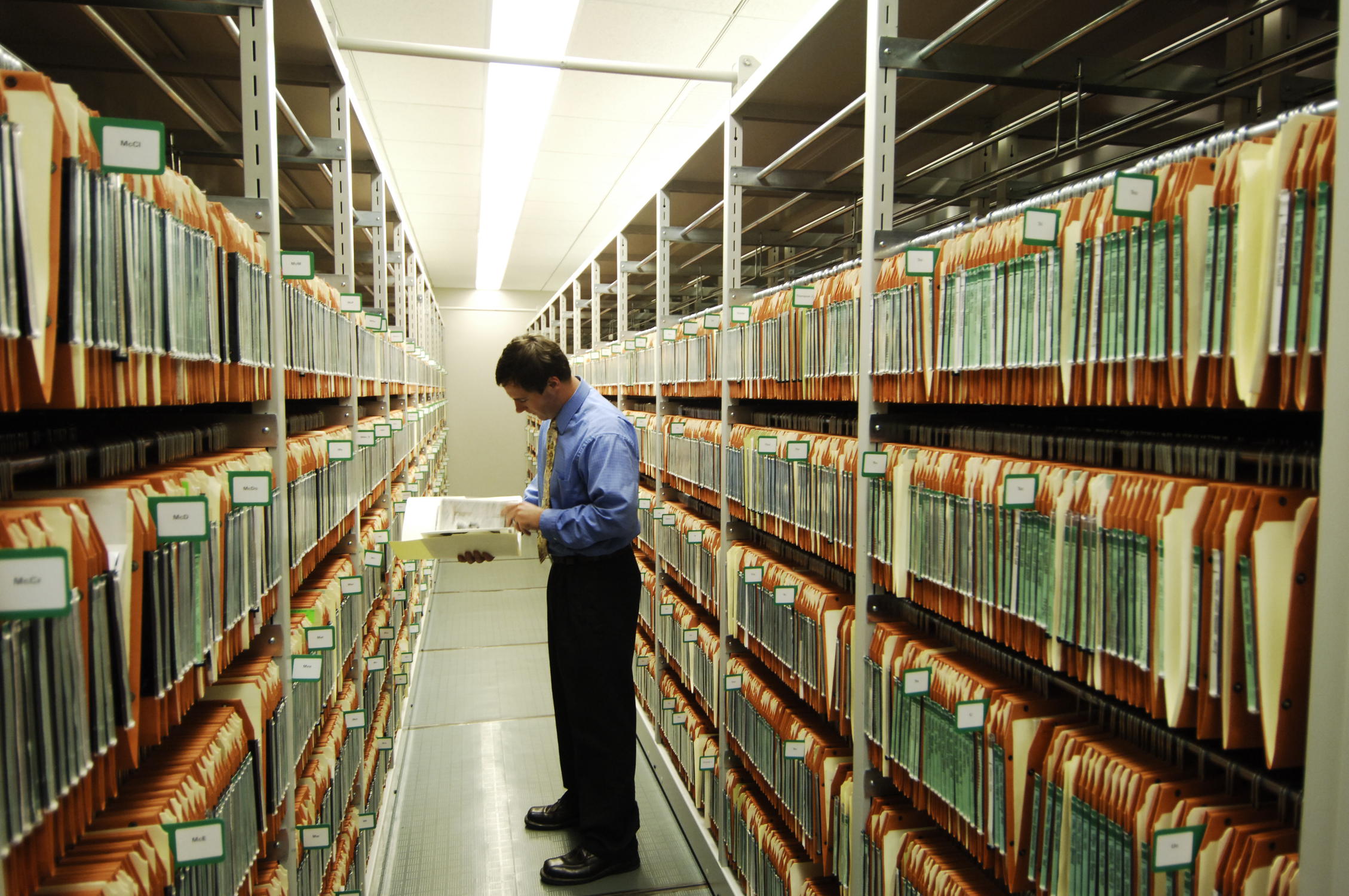 Правительство РФ одобрило проект поправок, уточняющий срок хранения нотариальных документов у нотариуса до передачи в нотариальный архив