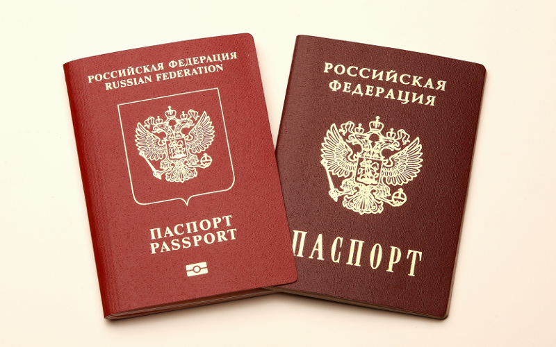 В России хотят разрешить заселяться в отели по заграничному паспорту